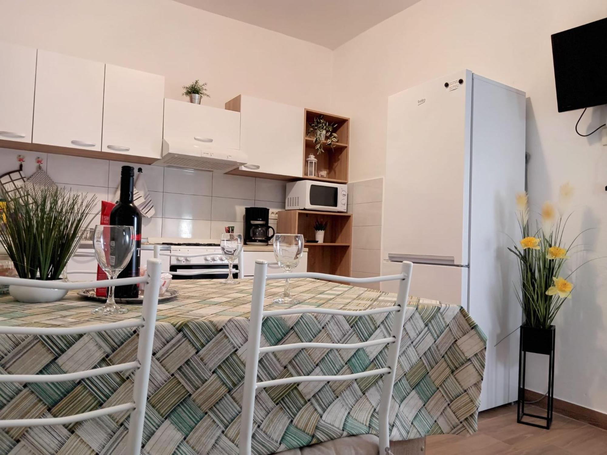 Apartmani Tomić Seline Zewnętrze zdjęcie